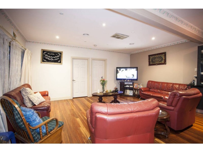 45 Plumpton Avenue, Glenroy VIC 3046