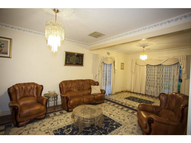 45 Plumpton Avenue, Glenroy VIC 3046