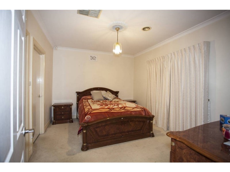 45 Plumpton Avenue, Glenroy VIC 3046