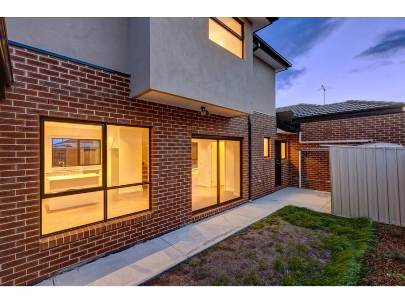 2/217 West Street, Glenroy VIC 3046