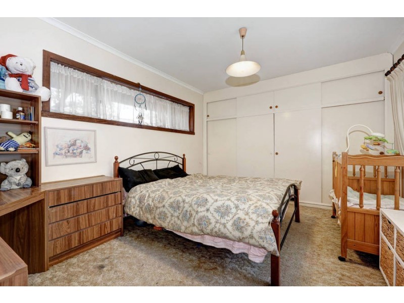 106 Sunset Boulevard, Jacana VIC 3047