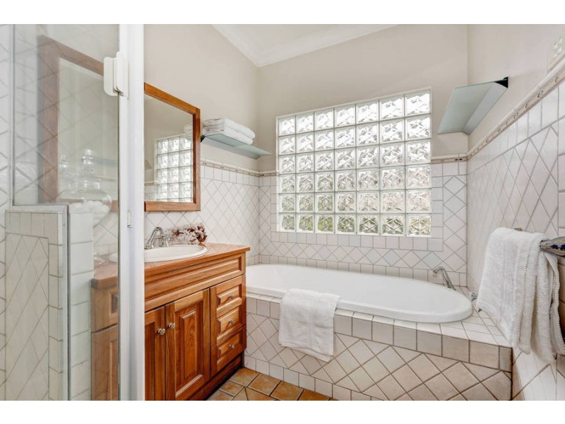 76 Xavier Street, Oak Park VIC 3046