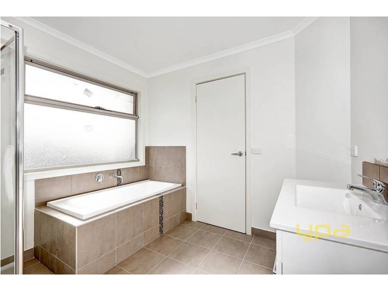 2/67 Hubert Avenue, Glenroy VIC 3046