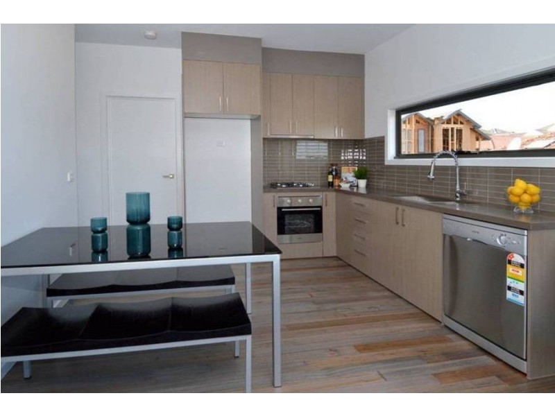 2/156 Waterloo Road, Oak Park VIC 3046