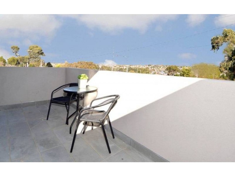 2/156 Waterloo Road, Oak Park VIC 3046