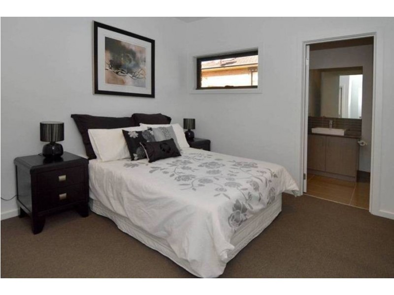 2/156 Waterloo Road, Oak Park VIC 3046