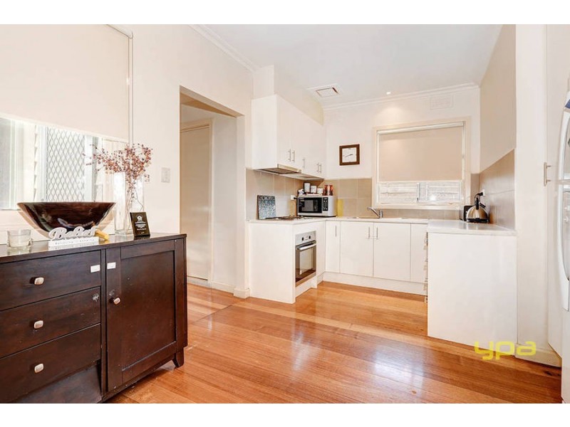 6 Mackinnon Grove, Glenroy VIC 3046