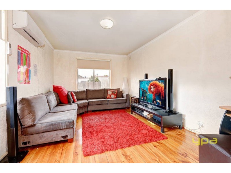 6 Mackinnon Grove, Glenroy VIC 3046