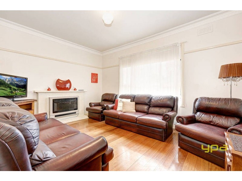 6 Mackinnon Grove, Glenroy VIC 3046