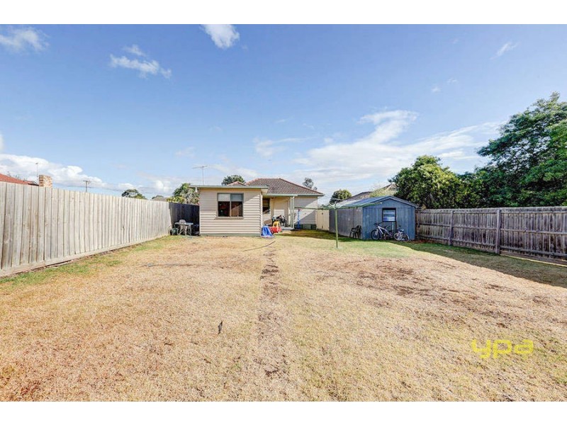 6 Mackinnon Grove, Glenroy VIC 3046