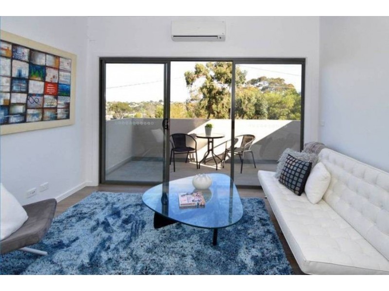 2/156 Waterloo Road, Oak Park VIC 3046