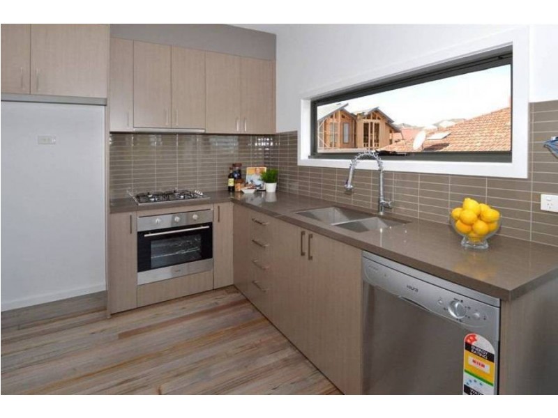 2/156 Waterloo Road, Oak Park VIC 3046