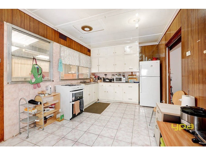 11 Vervale Avenue, Fawkner VIC 3060