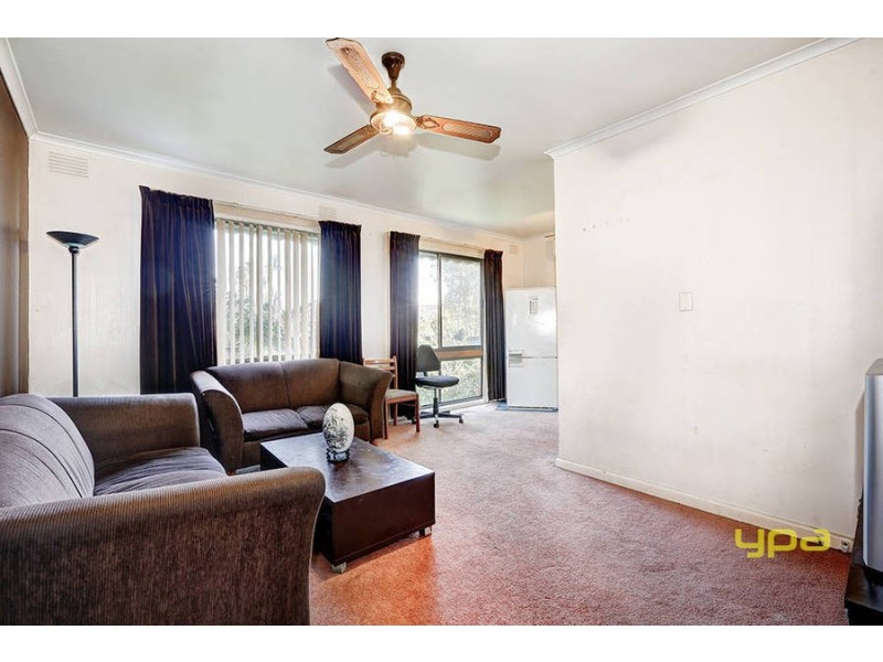 8 Kinnaird Street, Jacana VIC 3047