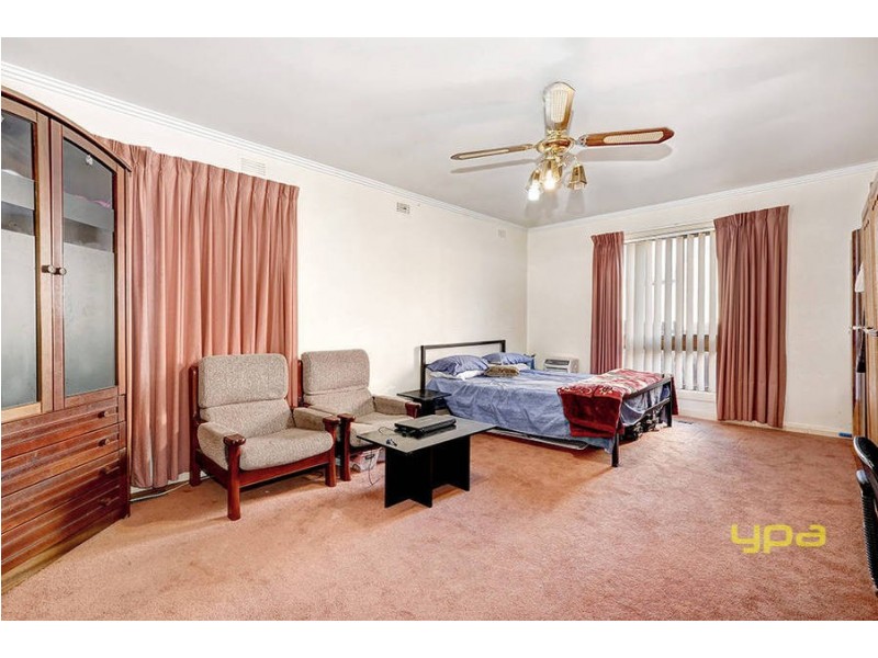 8 Kinnaird Street, Jacana VIC 3047