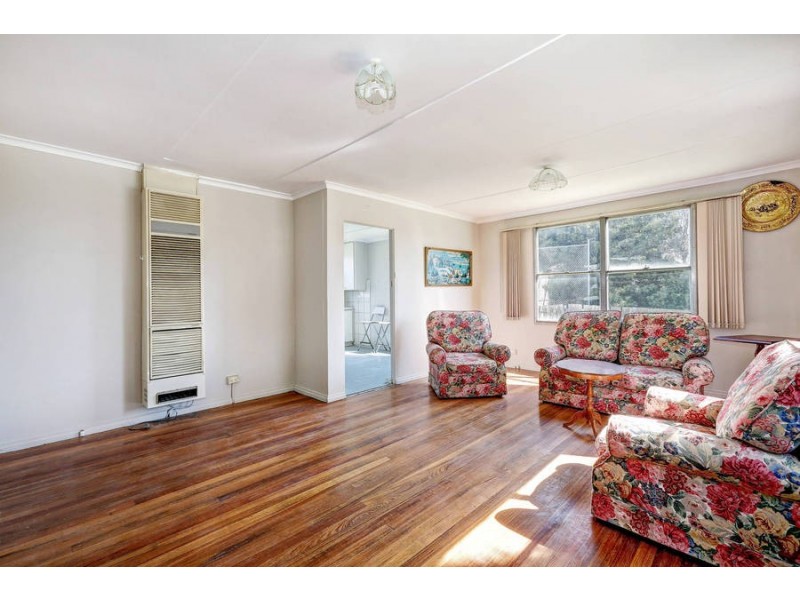 27 Hepburn Street, Dallas VIC 3047