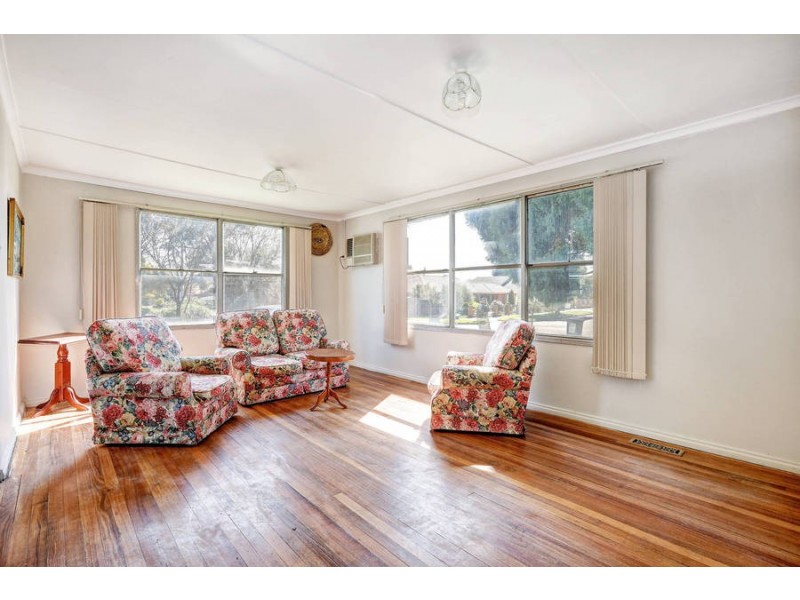 27 Hepburn Street, Dallas VIC 3047