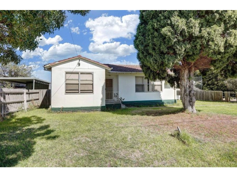 27 Hepburn Street, Dallas VIC 3047