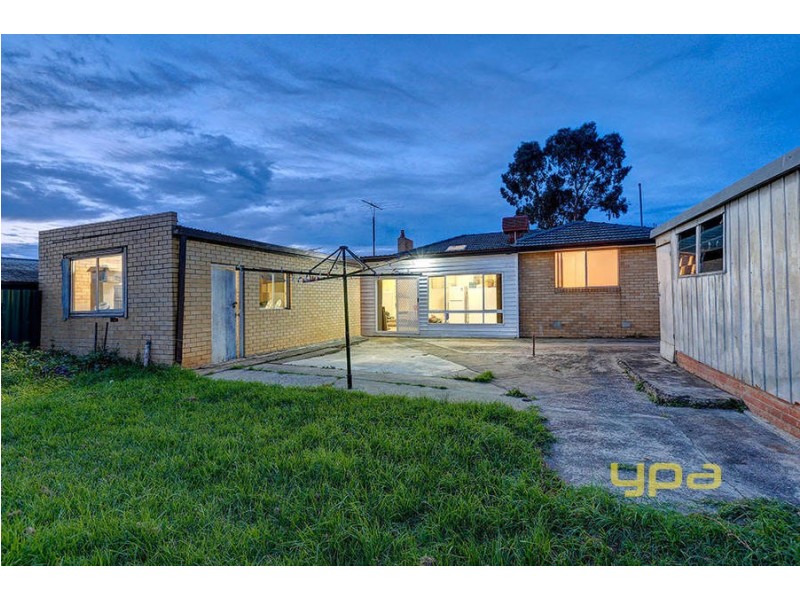 35 Tooradin Avenue, Dallas VIC 3047