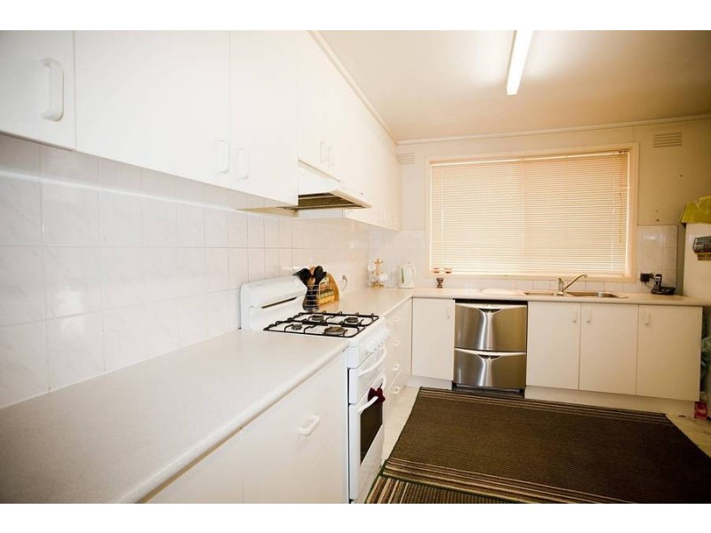 27 Millewa Crescent, Dallas VIC 3047