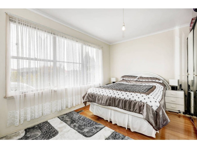 6 Hepburn Street, Dallas VIC 3047