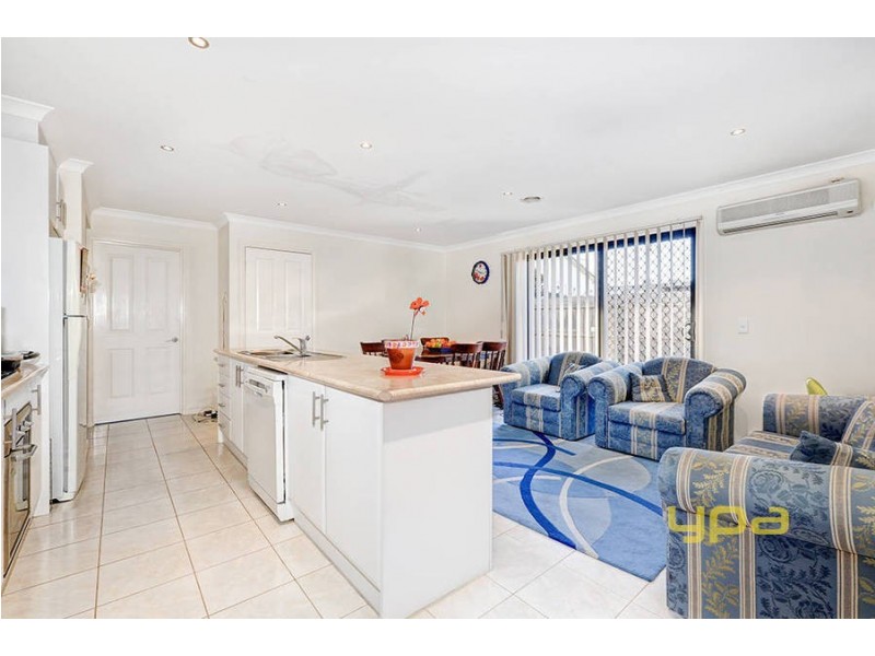 2/127 Kitchener Street, Broadmeadows VIC 3047