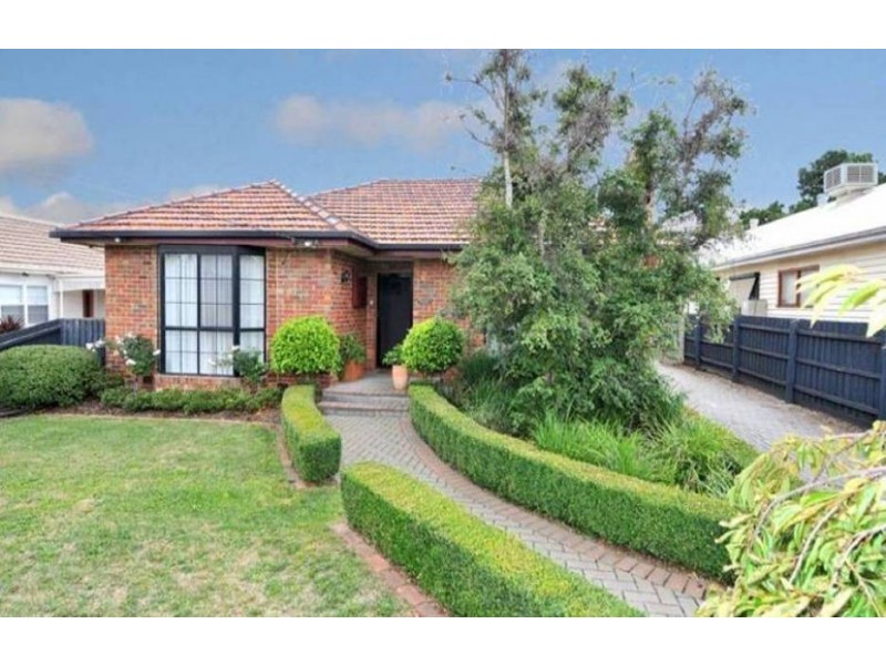 135 Loongana Avenue, Glenroy VIC 3046