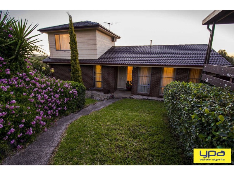 12 Fraser Court, Jacana VIC 3047