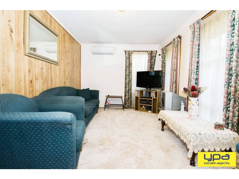 12 Fraser Court, Jacana VIC 3047