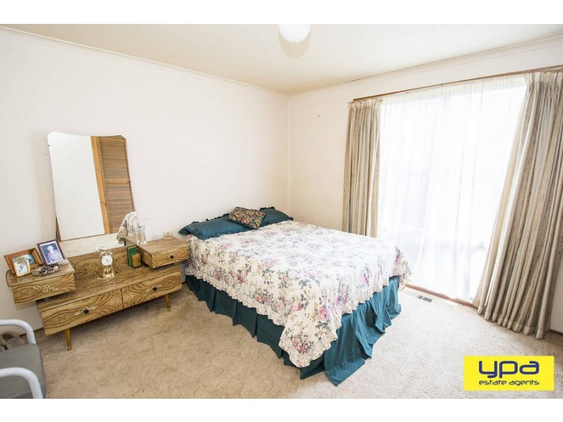 12 Fraser Court, Jacana VIC 3047