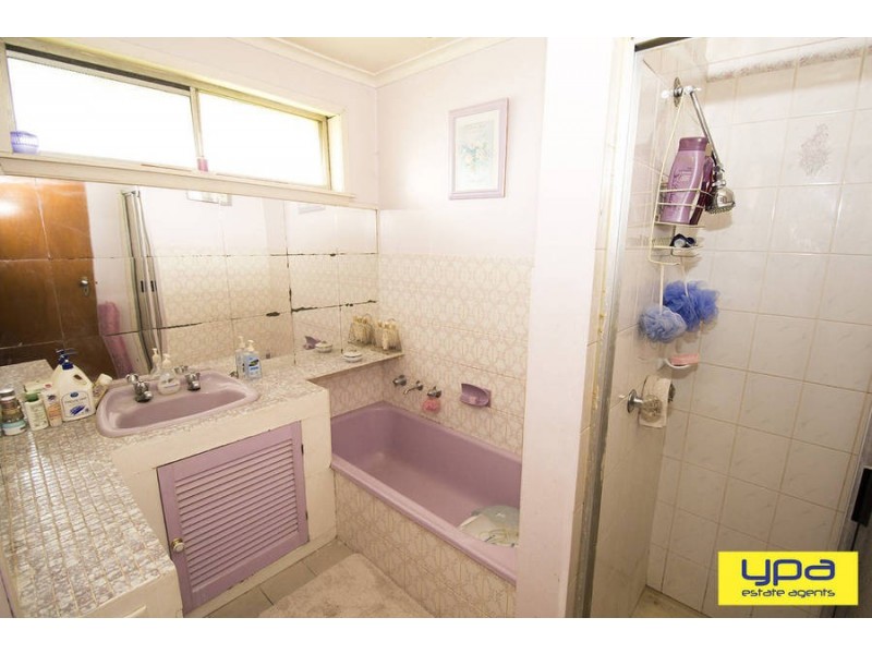 12 Fraser Court, Jacana VIC 3047