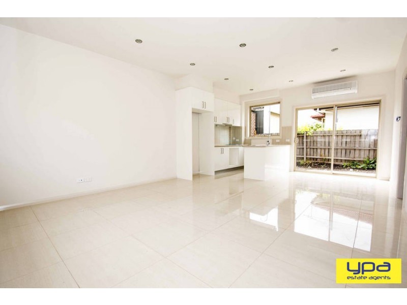 2/31 Lahinch Street, Broadmeadows VIC 3047