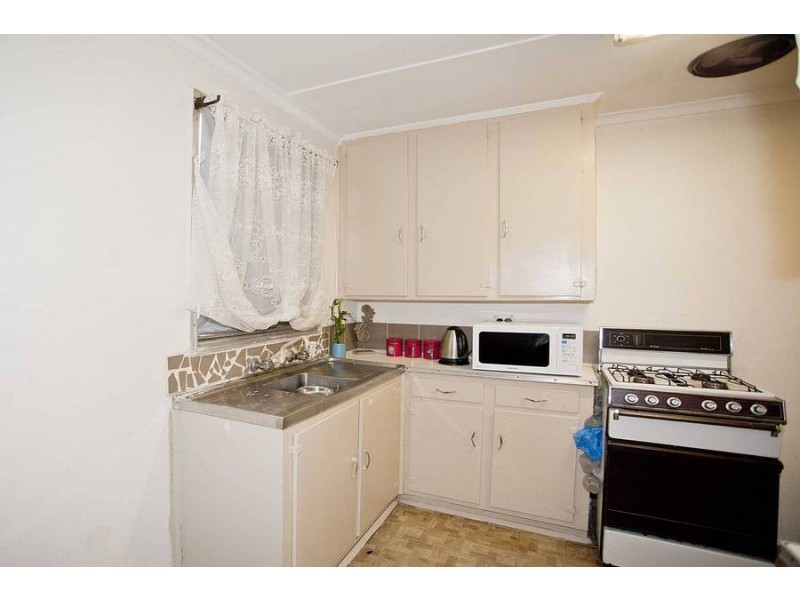 24 Benalla Street, Dallas VIC 3047