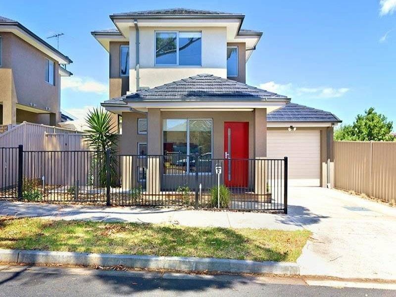 2 GERVASE AVENUE, Glenroy VIC 3046