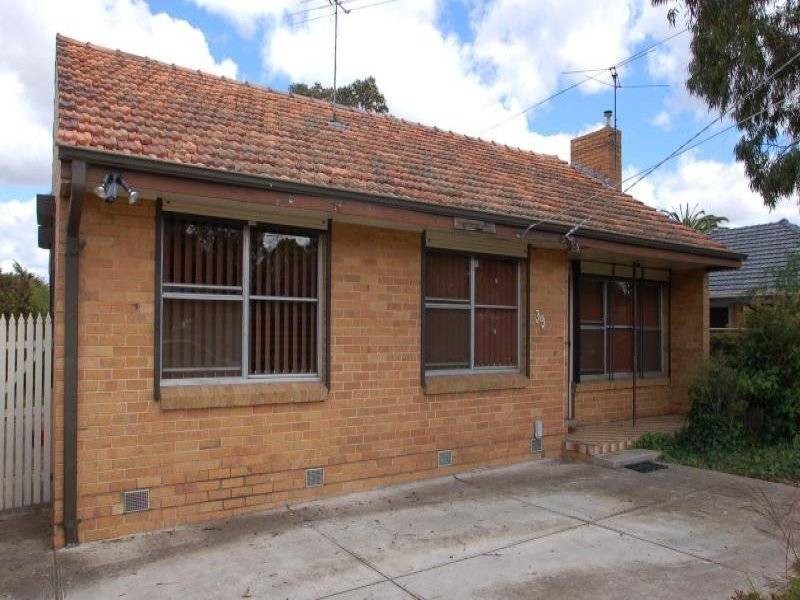 39 Emu Parade, Jacana VIC 3047