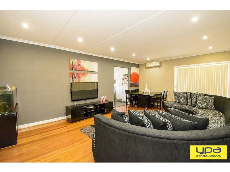 12 Pyalong Crescent, Dallas VIC 3047