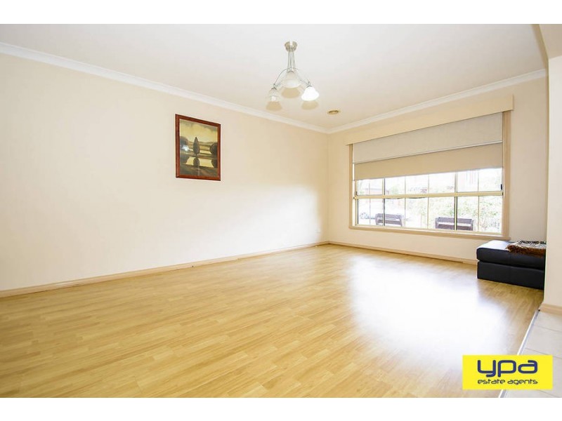 8 Cornell Close, Dallas VIC 3047