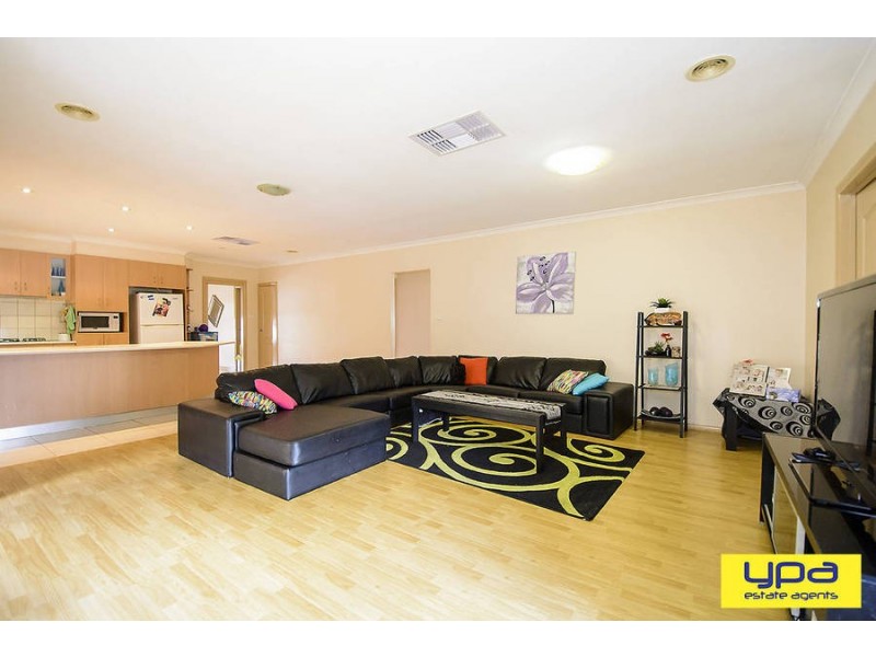 8 Cornell Close, Dallas VIC 3047