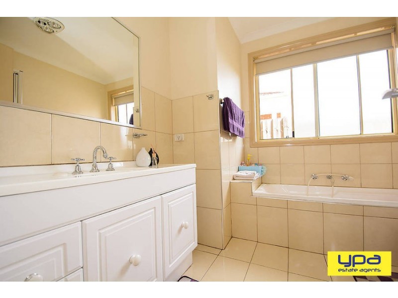 8 Cornell Close, Dallas VIC 3047