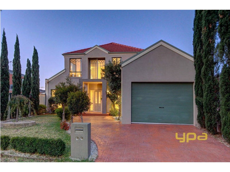 18 McGinness Avenue, Roxburgh Park VIC 3064