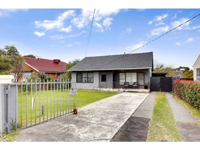 8 ECHUCA STREET, Dallas VIC 3047