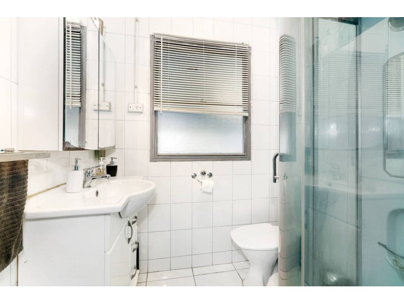 8 ECHUCA STREET, Dallas VIC 3047