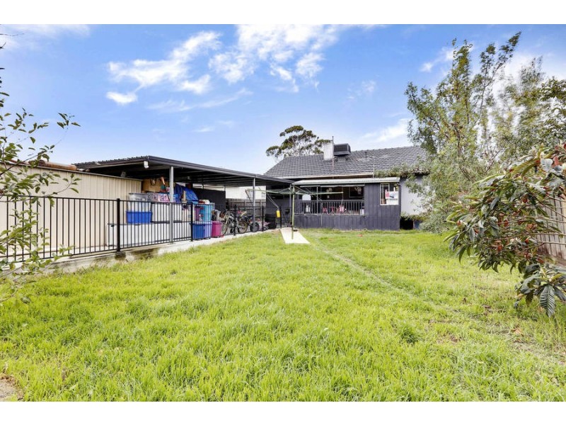 8 ECHUCA STREET, Dallas VIC 3047