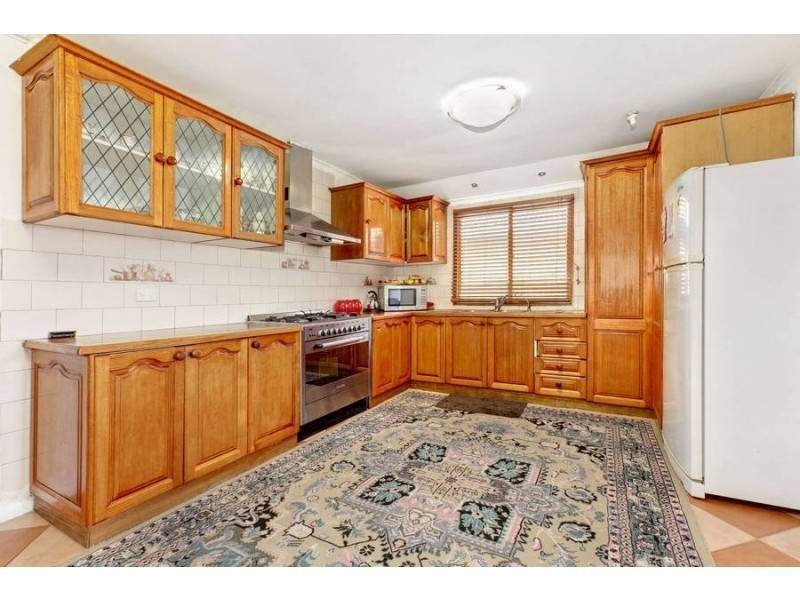 10 RODINGS STREET, Hadfield VIC 3046