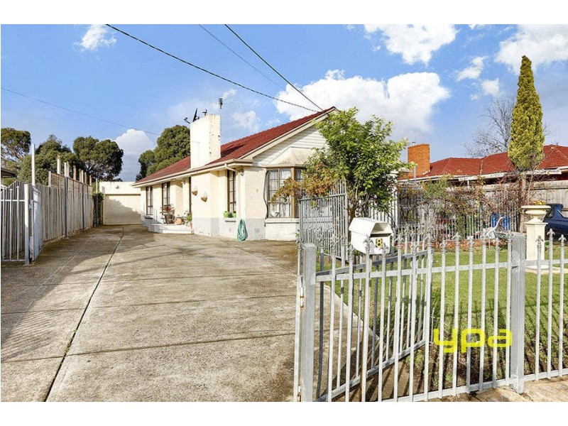 8 EMERALD STREET, Dallas VIC 3047