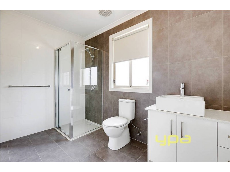 1/18 Kiewa Crescent, Dallas VIC 3047