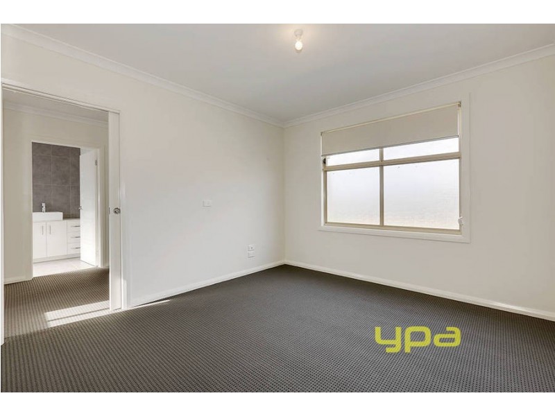 2/18 Kiewa Crescent, Dallas VIC 3047