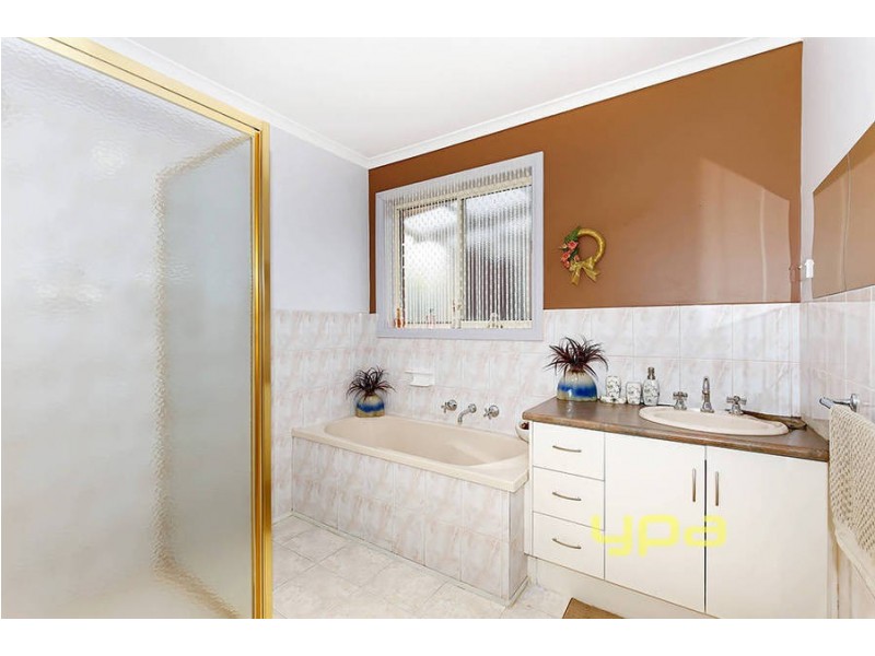 3 Berkeley Close, Dallas VIC 3047