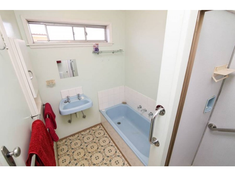 2 King Street, Dallas VIC 3047