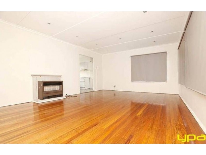 35 WARRAGUL STREET, Dallas VIC 3047